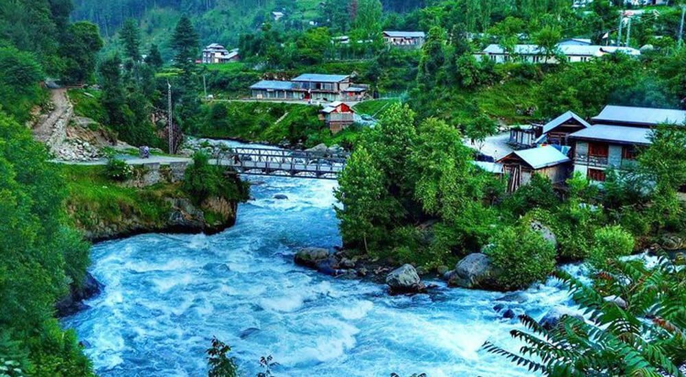 Athmuqam - Thing to do in Neelum Valley