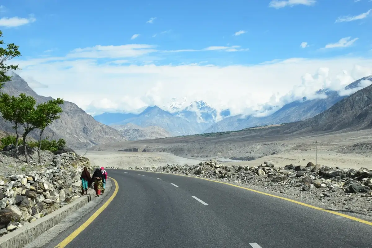 Karakoram Highway following the Hunza river between Gilgit and Karimabad
